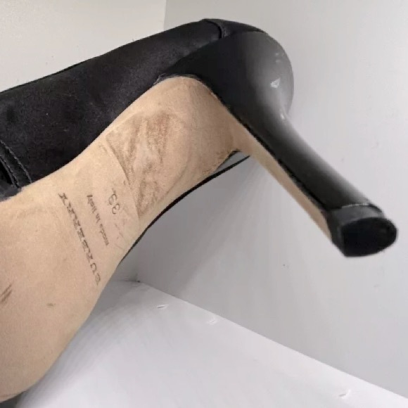 ❌SOLD❌ EUC [Burberry] Black Silk Pointed Toe High Heel Pumps Womens Size 39 - Picture 4 of 9